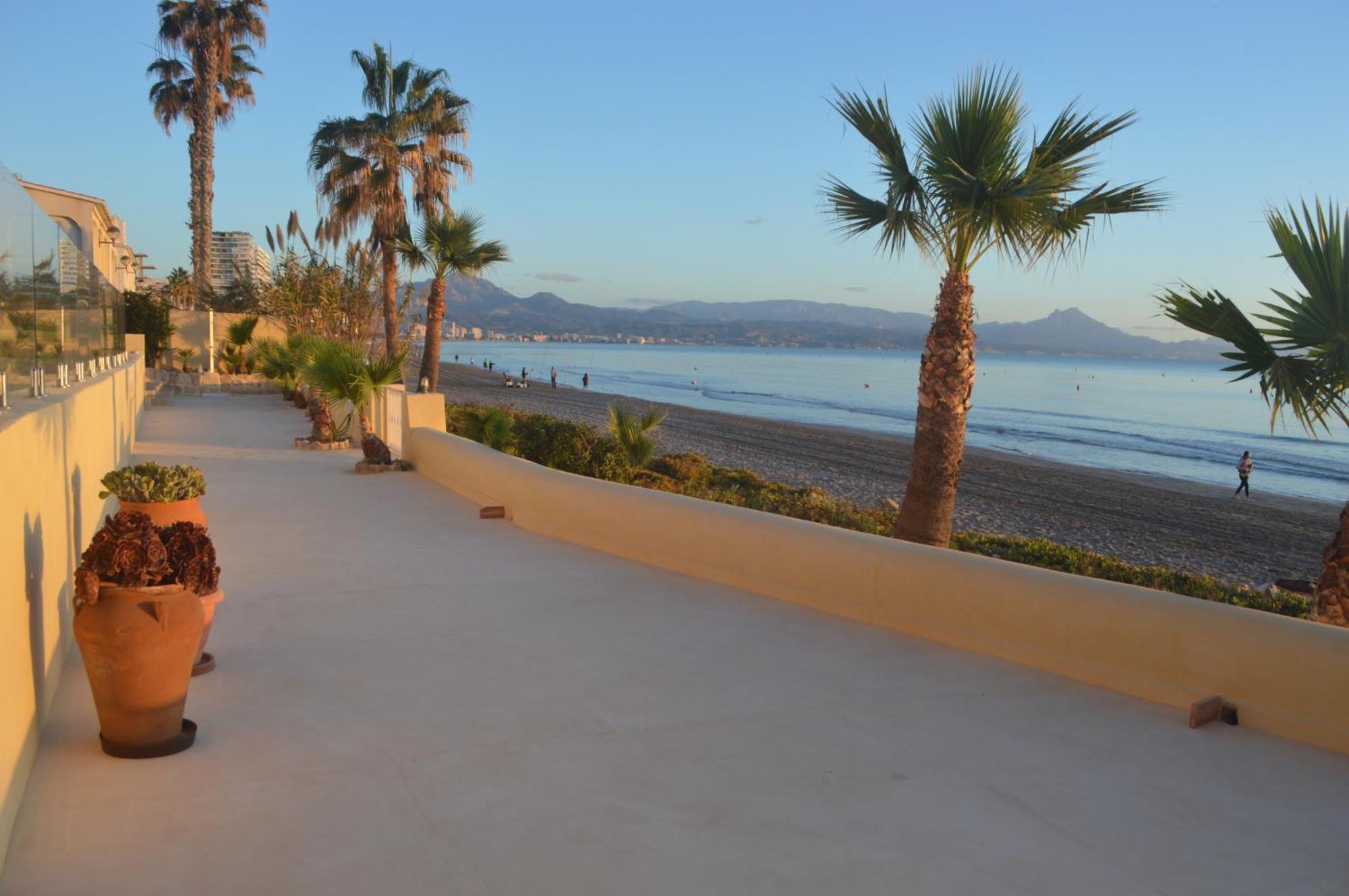 Espectacular Apartamento A Pie De Playa En Chalet Roquetes Alicante Exterior photo