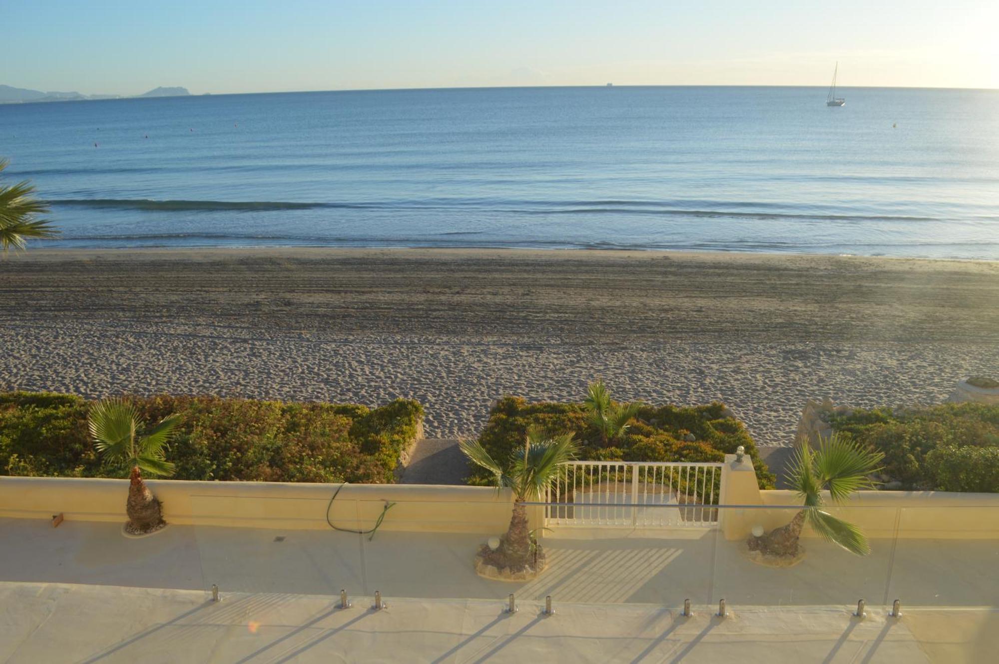 Espectacular Apartamento A Pie De Playa En Chalet Roquetes Alicante Exterior photo